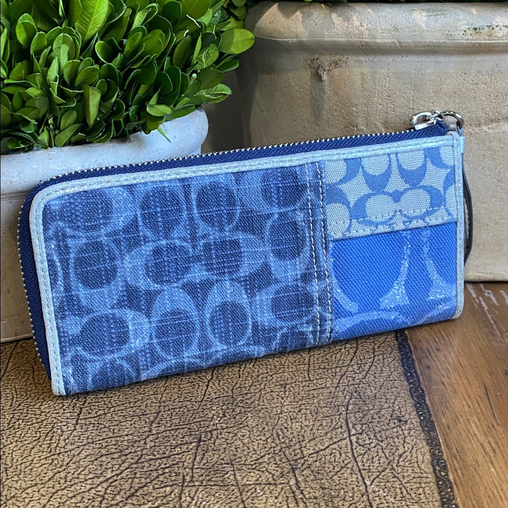 Coach Poppy Signature Blue Denim Full Zip Wallet - Picture 3 of 13